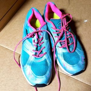 Avia shoes size 8 1/2 used 2 times in good condition